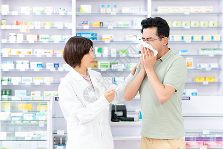 超市工作人员药剂师关心感冒的顾客背景