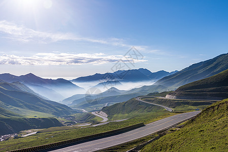 拉脊山盘山公路高清图片