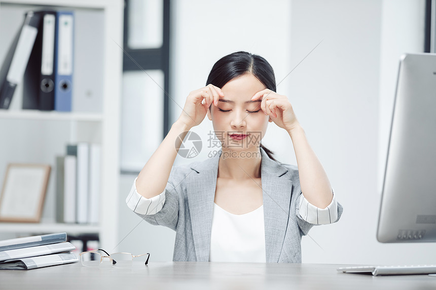 商务女性做眼保健操护眼图片