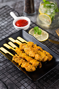 竖版清新拍摄咖喱鸡肉串图片素材