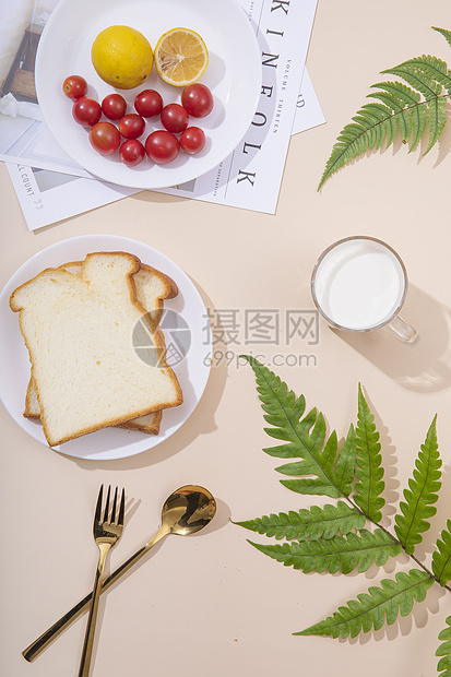 居家小清新文艺早餐面包牛奶图片