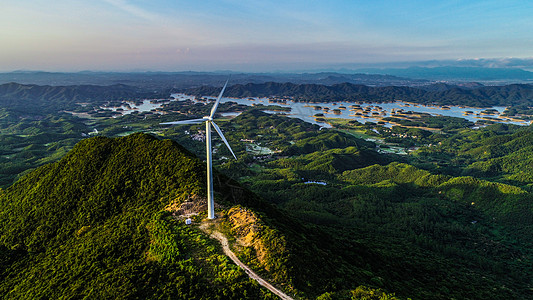 千岛湖航拍天山风车山背景