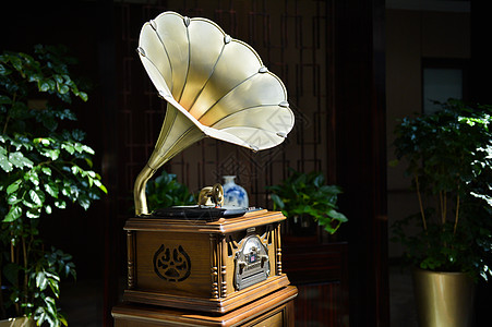 音乐播放桌面复古留声机背景