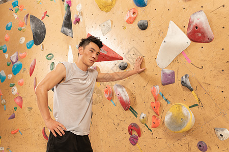 形象层次墙青年男性室内攀岩形象背景