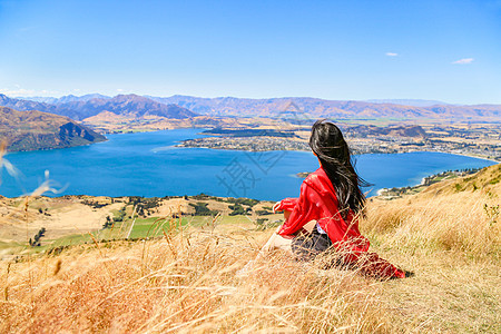 新西兰罗伊峰登山女孩背影图片