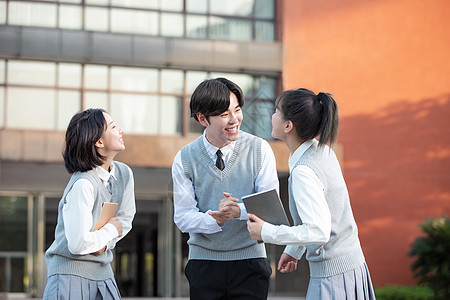 校园里学生形象图片