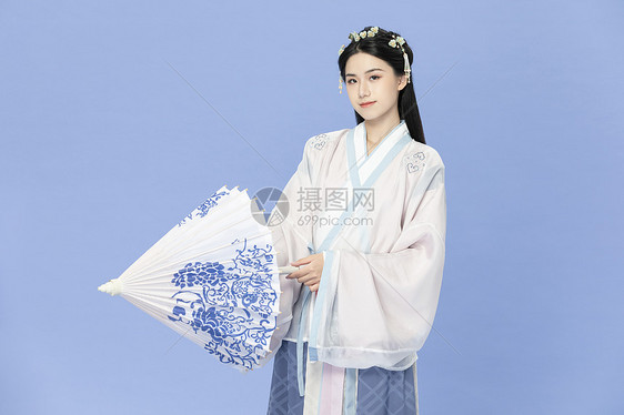  古风汉服美女撑纸伞图片