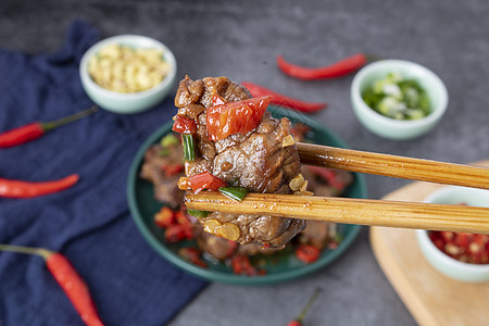 新鲜的红烧牛肉制作过程图片