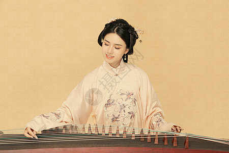 工笔画古风汉服中国风美女弹古琴图片