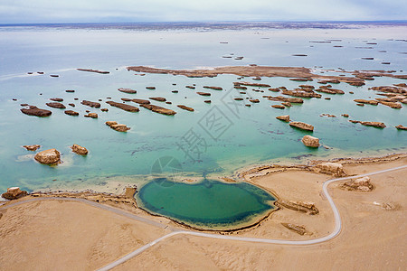 青海地图青海水上雅丹风光背景