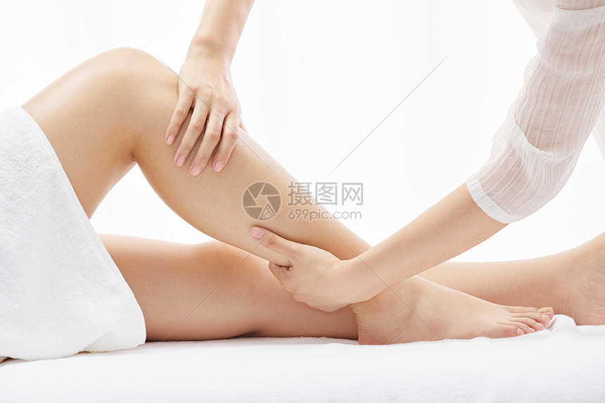 女性spa腿部按摩图片