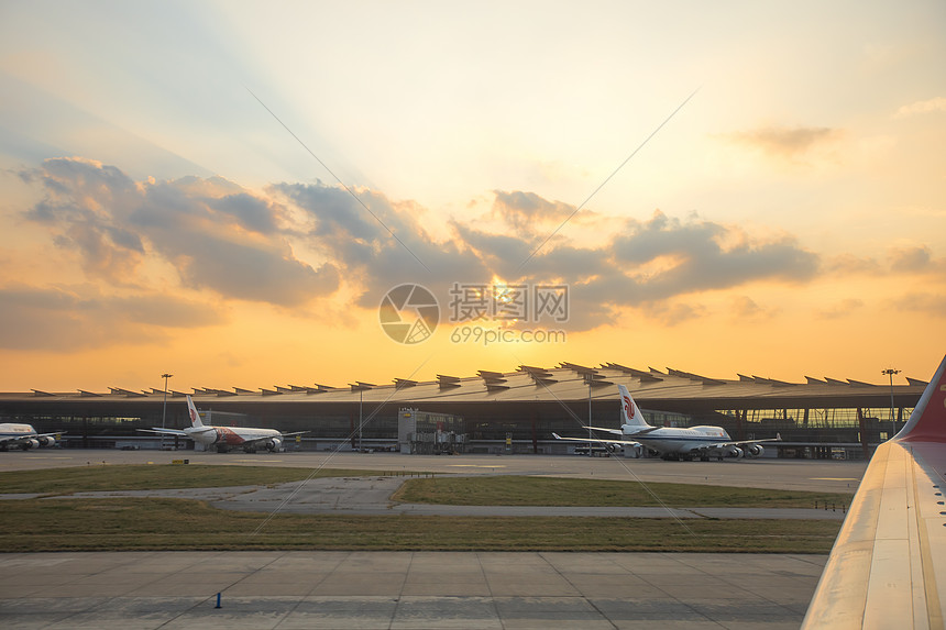 大气北京首都机场停机坪图片