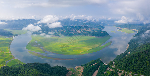 山水云雾风光图片