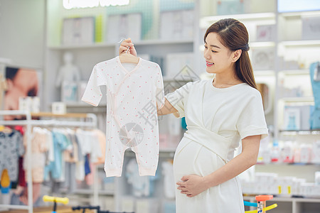 孕妇母婴店购买宝宝衣服图片