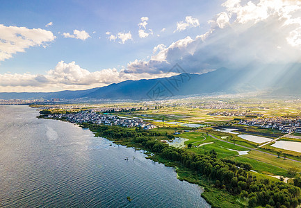 航拍云南大理地标洱海海岸线高清图片