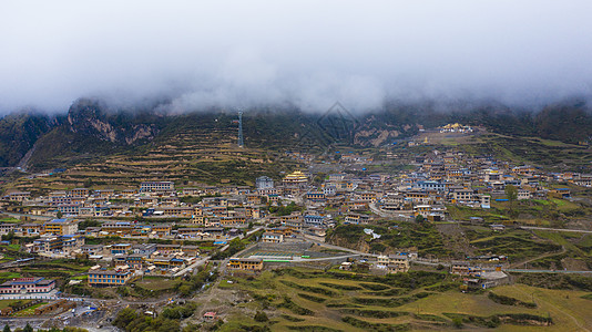 小村甘肃甘南扎尕那风光背景