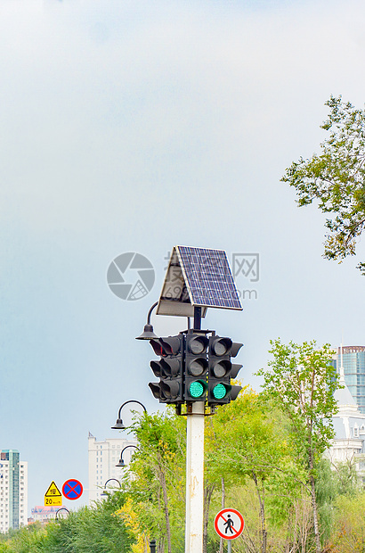 红绿灯太阳能发电图片