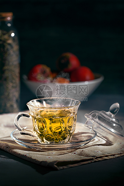 桌上的茶杯茶叶茶文化图片