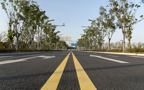 户外无人的道路图片