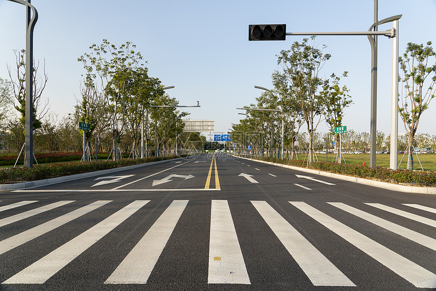 户外无人的道路图片