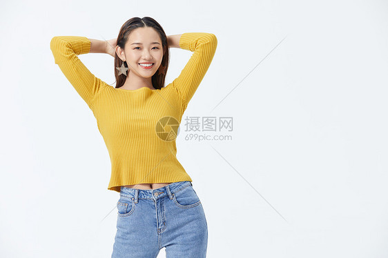 年轻美女姿势摆拍图片