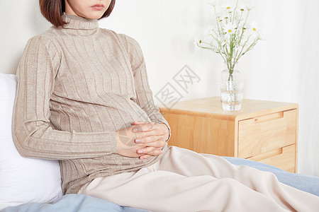 孕妇产前独自一人在家图片