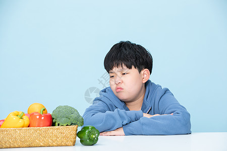 不爱吃蔬菜的小孩挑食的人高清图片