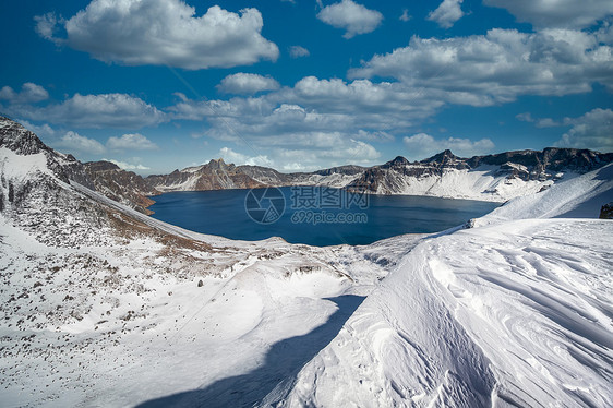 吉林长白山天池冬天风景图片