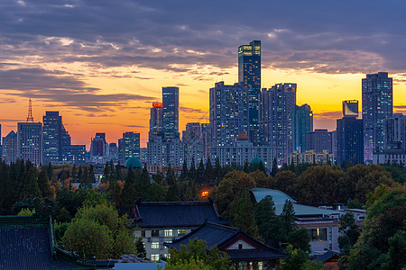 南京城市天际线晚霞图片