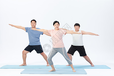 肥胖一家三口瑜伽锻炼减肥图片