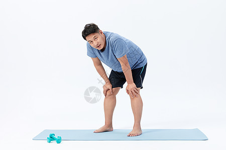 肥胖中年男性运动休息图片
