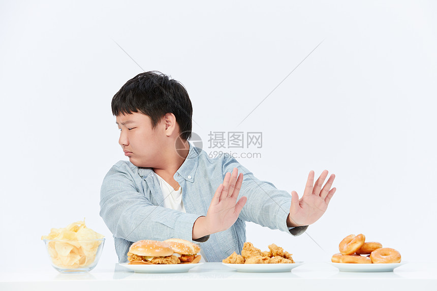 拒绝吃油炸食品的小胖墩