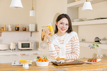 精致女孩喝下午茶图片