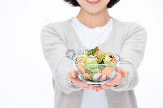 喜欢健康饮食的女性爱吃沙拉的人图片