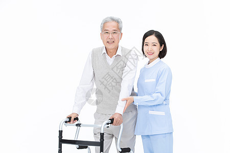 护士搀扶老人散步行动不便的人图片