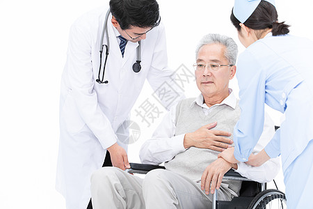 老人心脏不舒服医生问诊图片