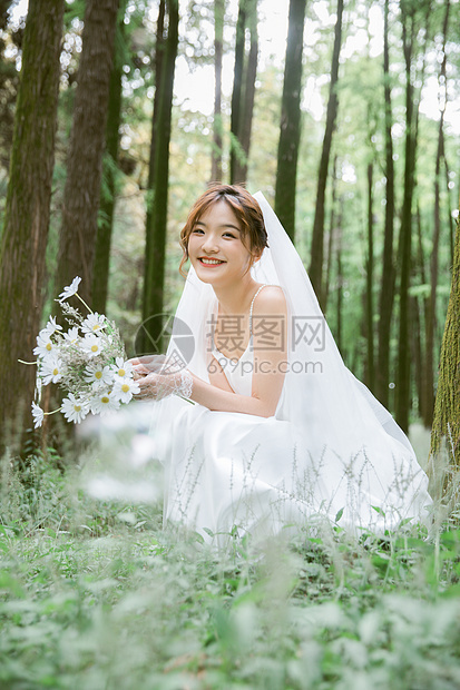 甜美新娘森系婚纱照图片