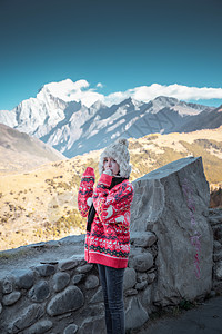 四川美女冬季雪山女孩写真背景