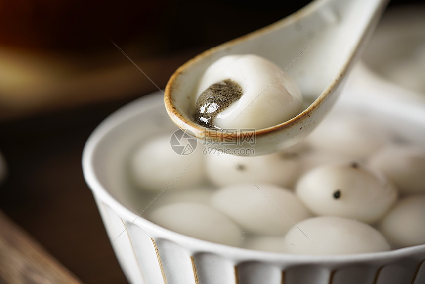 黑芝麻汤圆图片