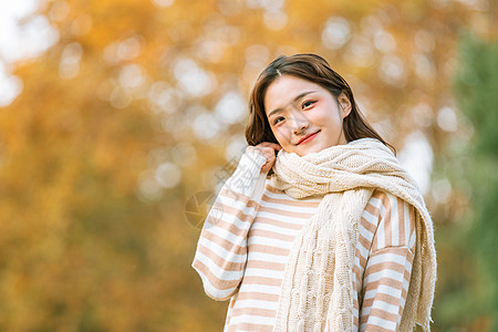 围围巾梅花鹿秋季围围巾元气美女背景