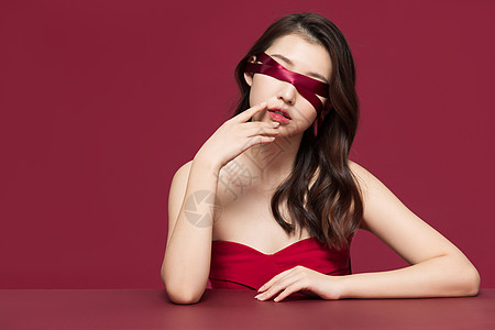 时尚性感美女红丝带遮住双眼图片