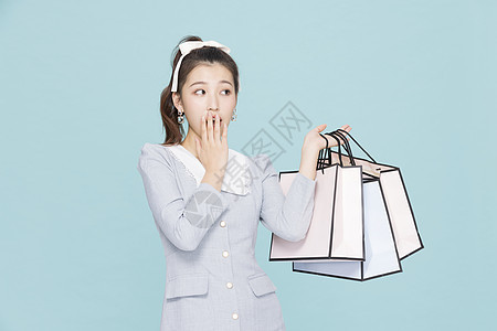 韩系可爱少女购物拎礼物盒图片