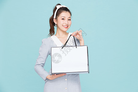 韩系女韩系可爱少女购物拎礼物盒背景