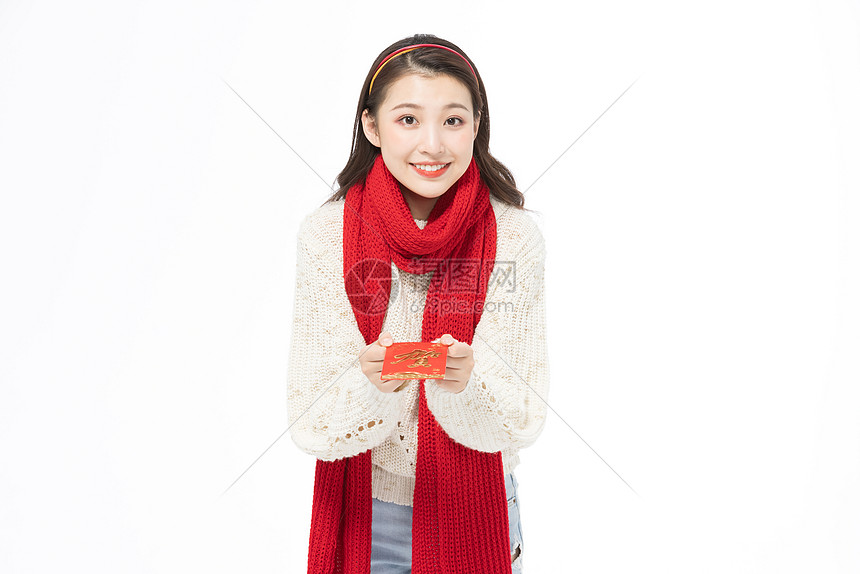 冬季可爱少女发红包过春节图片