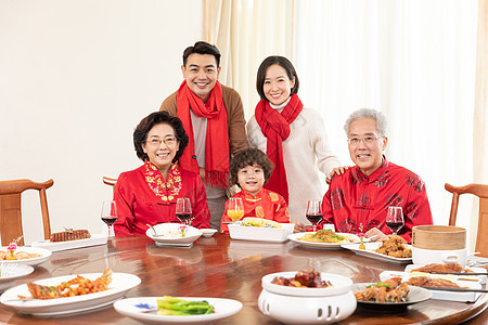 幸福一家五口春节合家欢图片