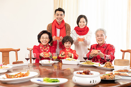 新年家庭发压岁钱红包图片