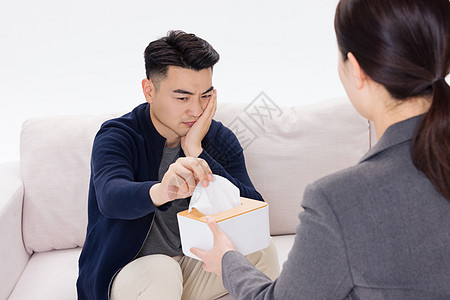 心理宣泄女性向男性递纸巾背景