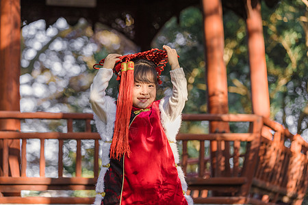 古代过新年女孩中国风儿童逛公园过新年背景