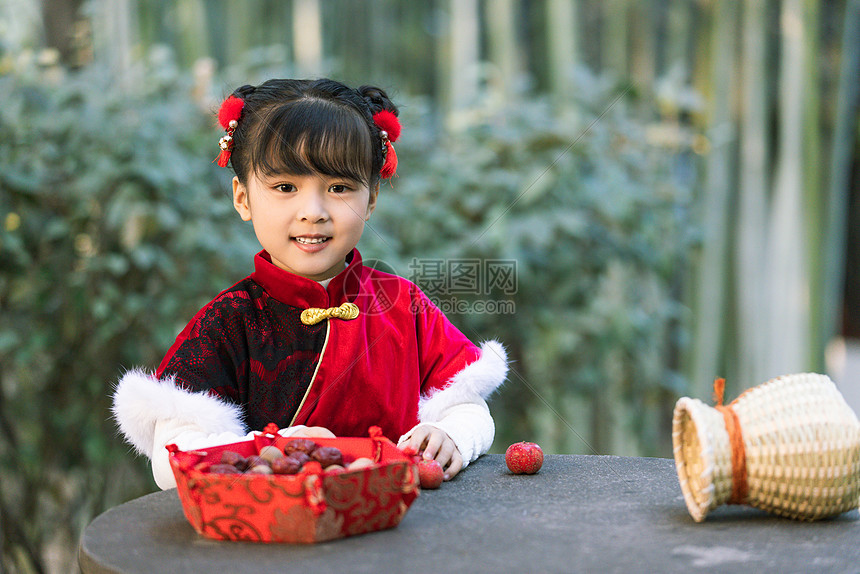 汉服中国风可爱儿童过新年图片