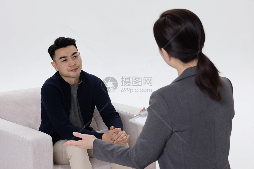 女性心理医生开导病人高清图片下载 正版图片 摄图网